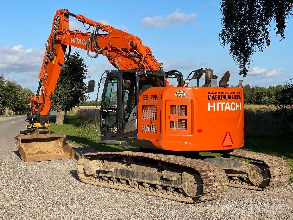 Hitachi ZX 225 US / ZX225Us gravemaskine Kāpurķēžu ekskavatori