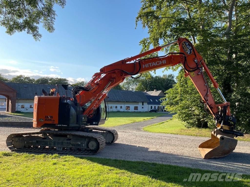 Hitachi ZX 225 US / ZX225Us gravemaskine Kāpurķēžu ekskavatori