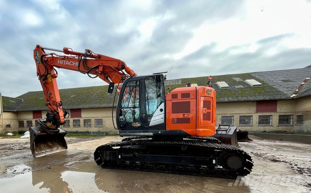 Hitachi ZX 225 US / ZX225Us gravemaskine Kāpurķēžu ekskavatori