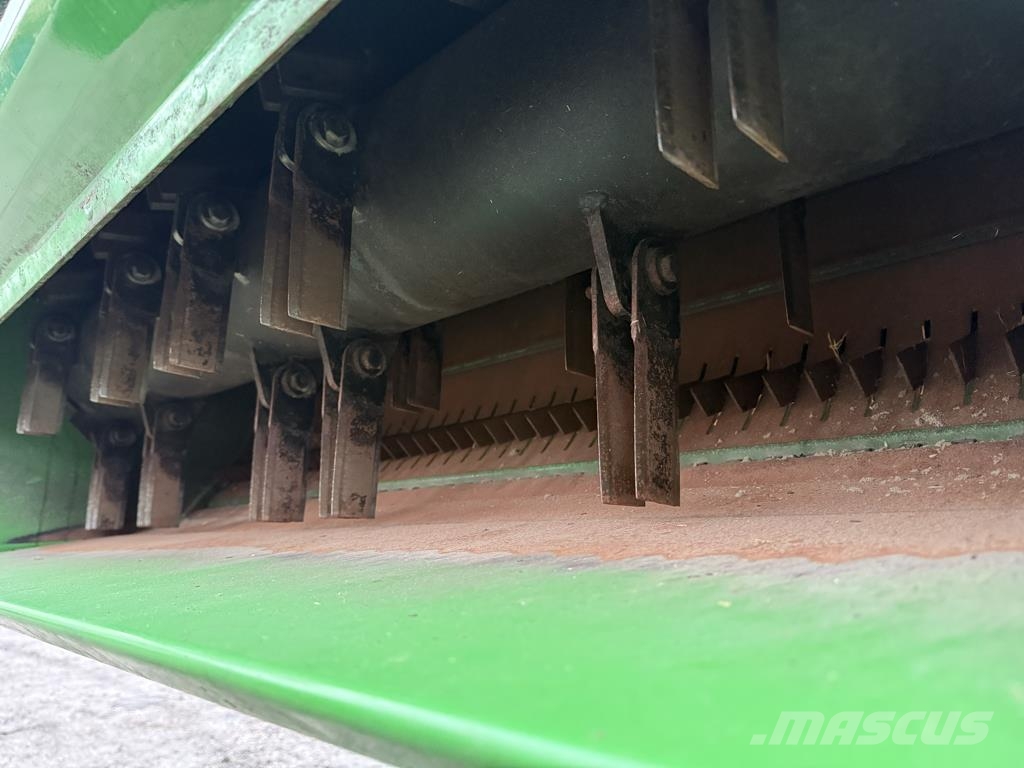 John Deere T560i HM Combine harvesters