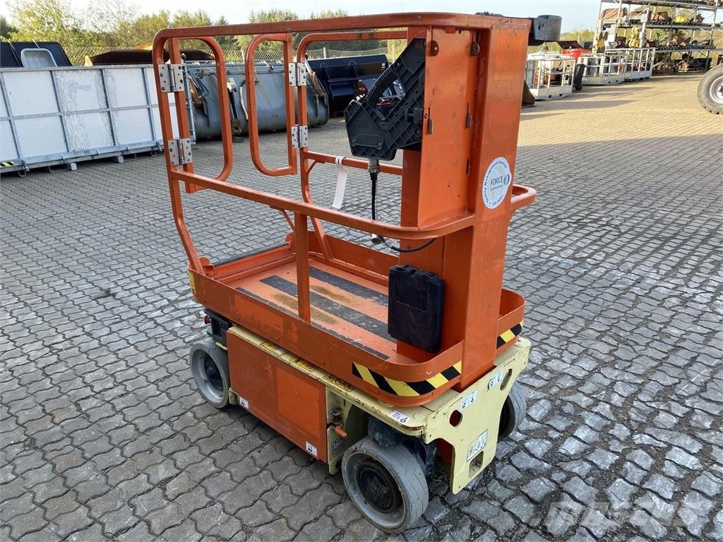 JLG 1230ES Saksilavat
