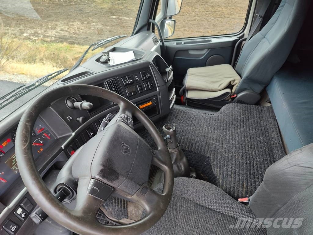 Volvo FM 13 Camiones con caja de remolque