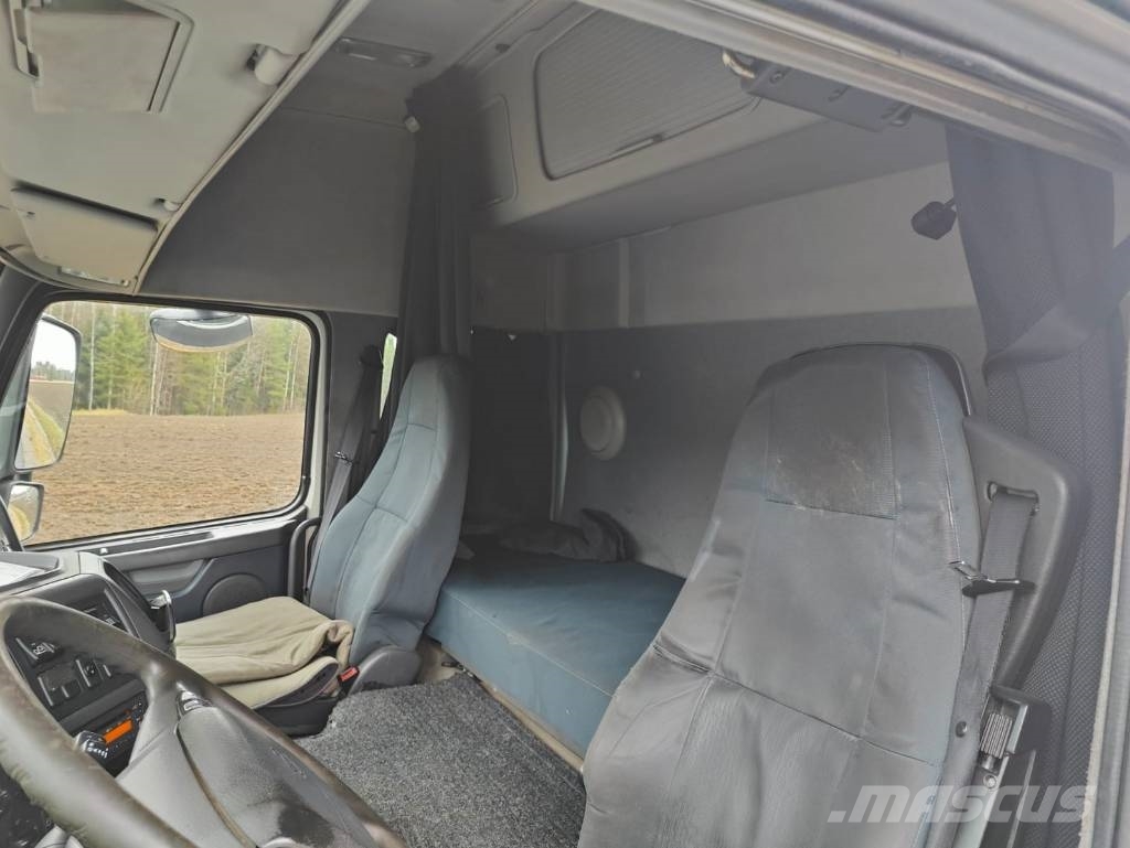 Volvo FM 13 Camiones con caja de remolque