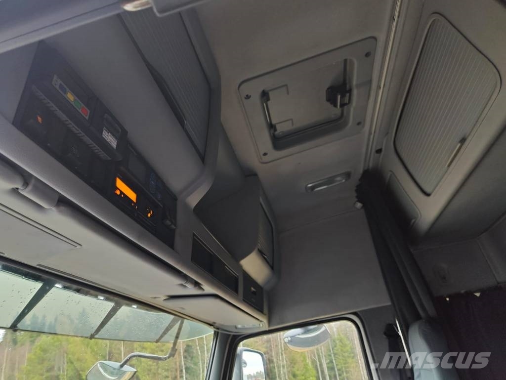 Volvo FM 13 Camiones con caja de remolque