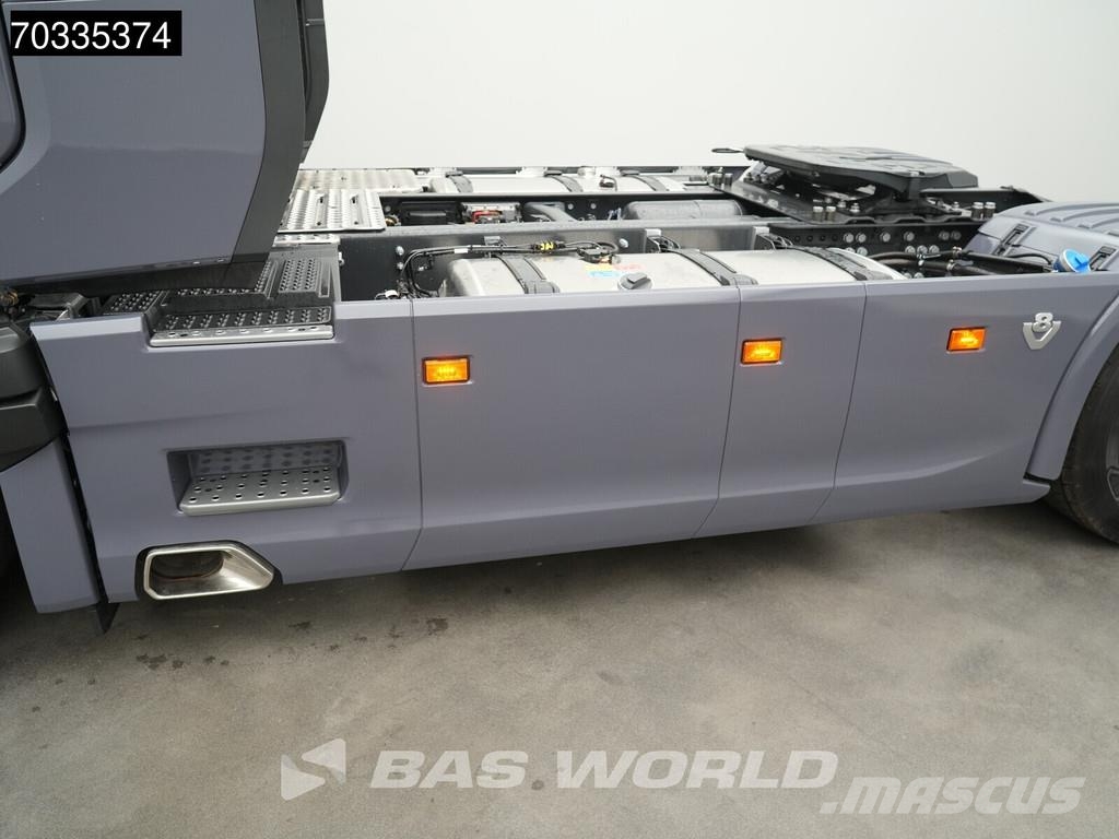 Scania S660 S 4X2 V8 Retarder Full-Air 2x Tanks Standklim Trekkers