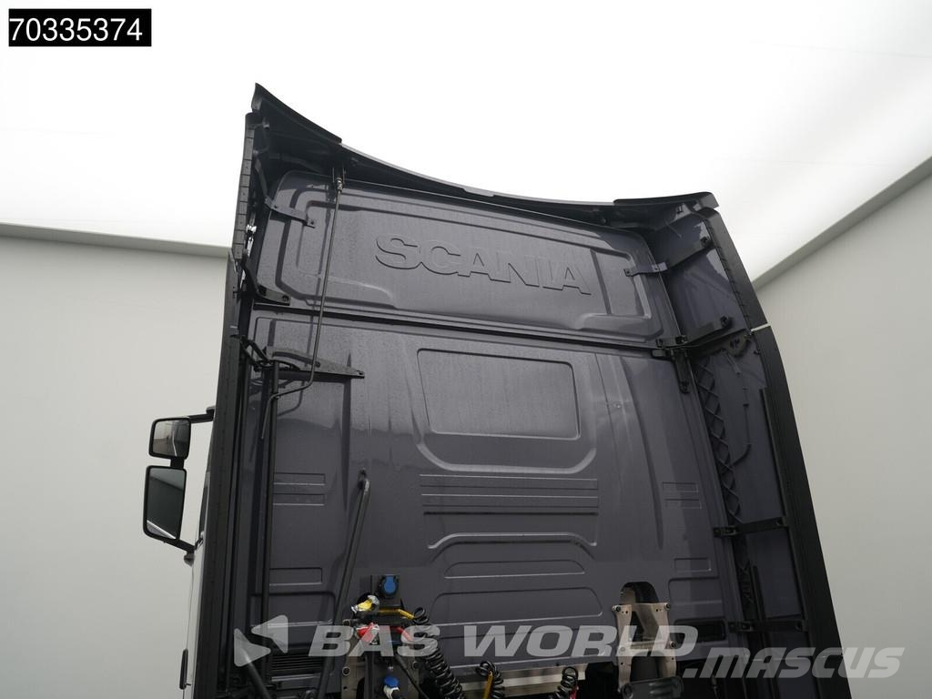 Scania S660 S 4X2 V8 Retarder Full-Air 2x Tanks Standklim Trekkers