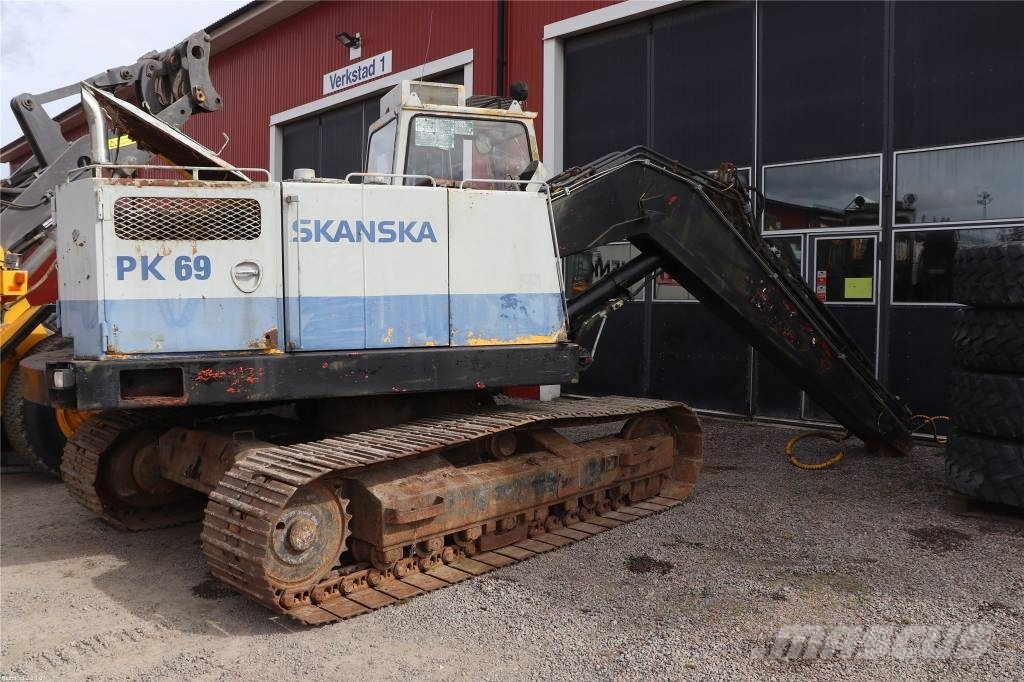 Åkerman H 7 B Dismantled. Only specific spare parts Rupsgraafmachines