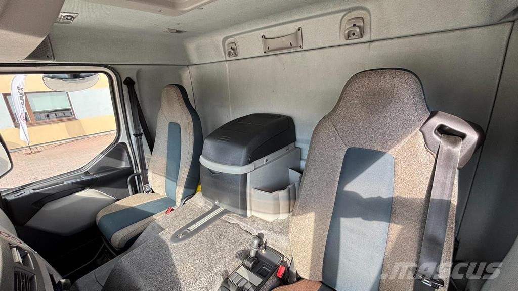 Volvo FE 320 4x2 EURO6 Camion Fourgon