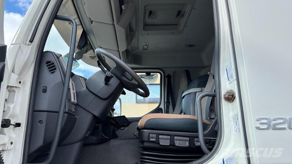 Volvo FE 320 4x2 EURO6 Camion Fourgon