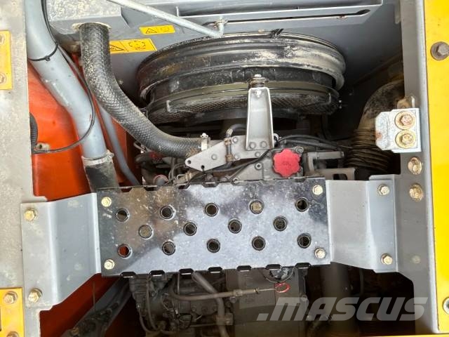 Hitachi ZX 225 US LC-5 B 履带挖掘机