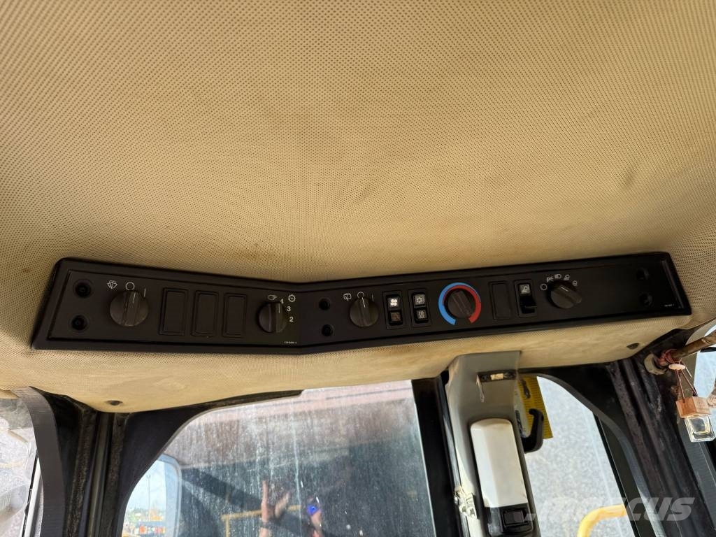CAT 988 G Iekrāvēji uz riteņiem
