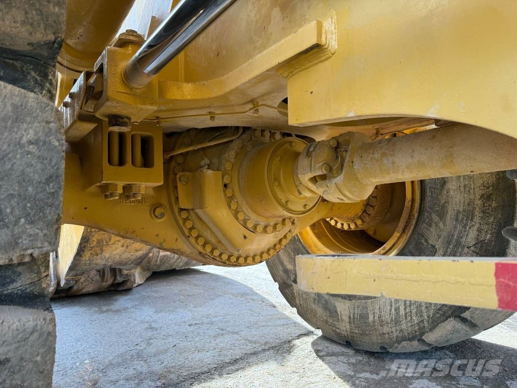 CAT 988 G Iekrāvēji uz riteņiem