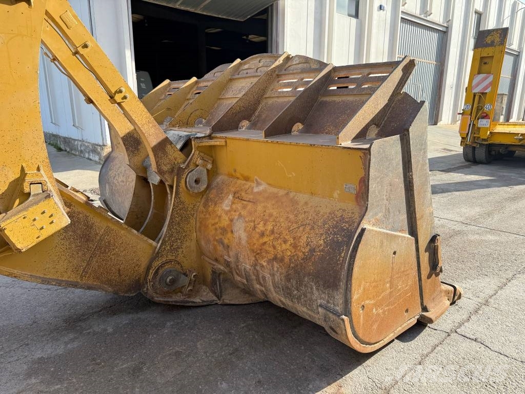 CAT 988 G Iekrāvēji uz riteņiem