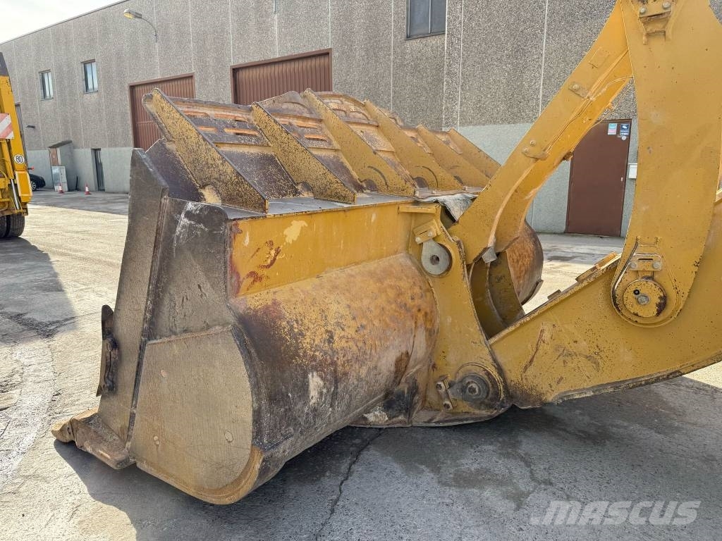 CAT 988 G Iekrāvēji uz riteņiem
