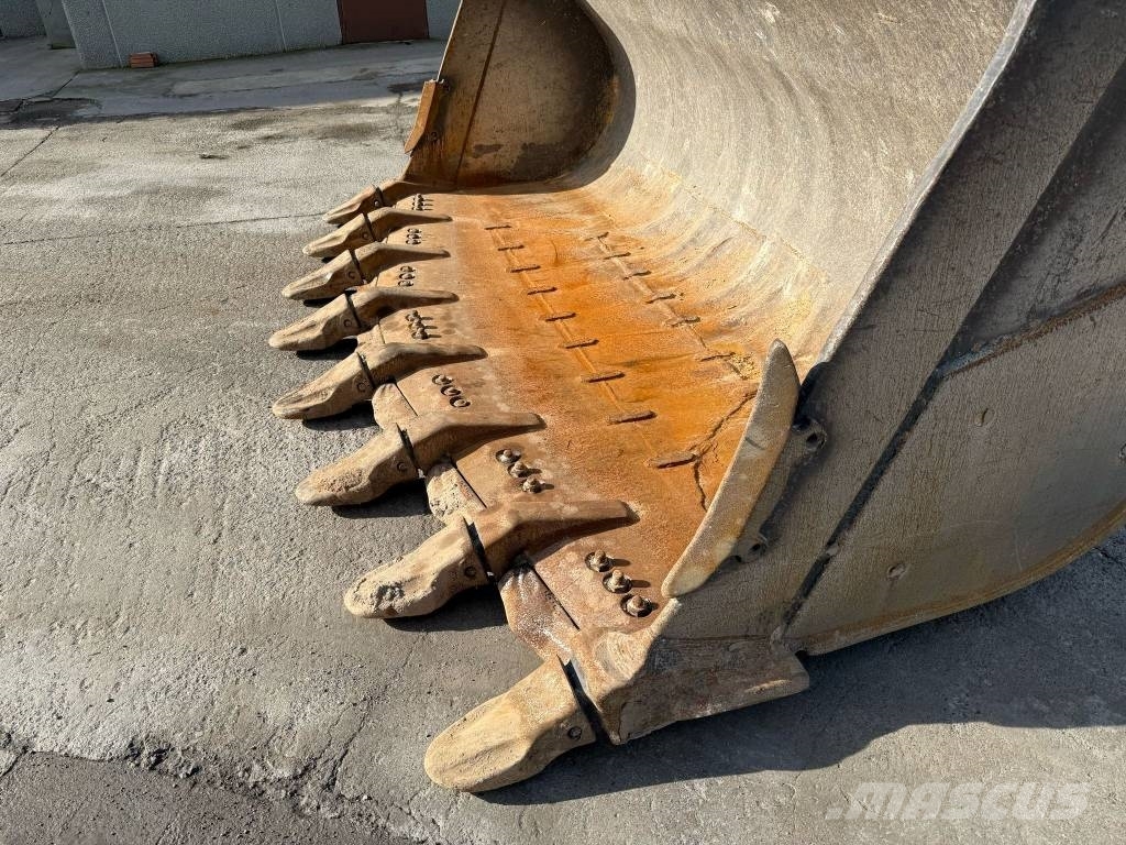 CAT 988 G Iekrāvēji uz riteņiem