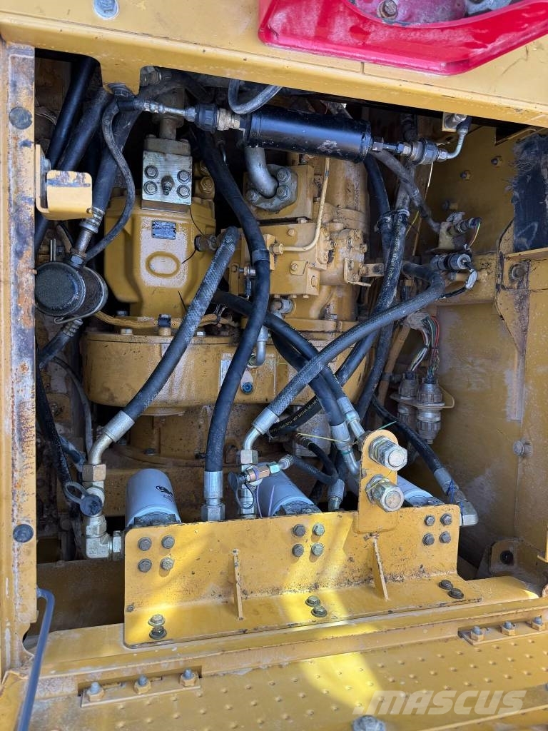 CAT 988 G Iekrāvēji uz riteņiem