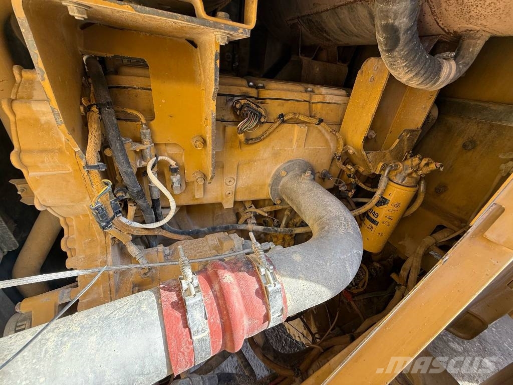 CAT 988 G Iekrāvēji uz riteņiem