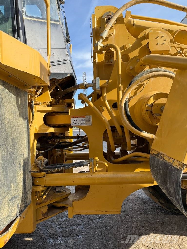 CAT 988 G Iekrāvēji uz riteņiem