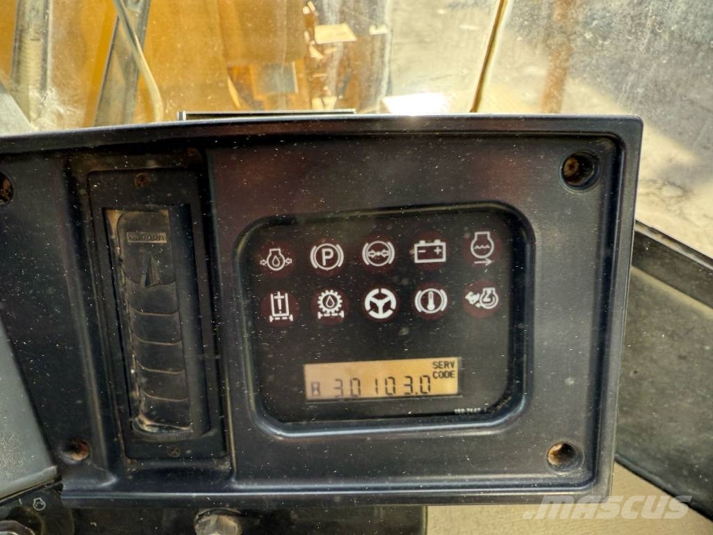 CAT 988 G Iekrāvēji uz riteņiem