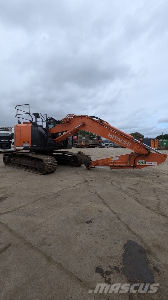 Hitachi ZX 225 US LC, 2019, United Kingdom - Used crawler