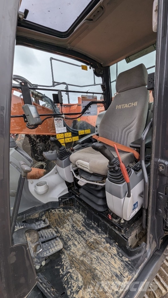 Hitachi ZX 225 US LC, 2019, United Kingdom - Used crawler