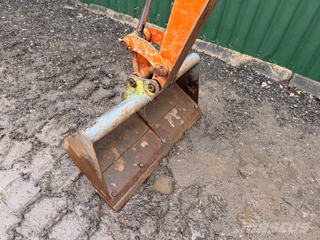 Hitachi ZX 19 U-6 Міні-екскаватори < 7т