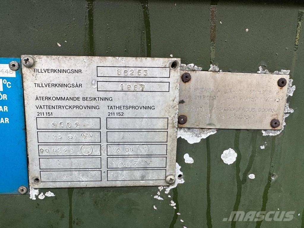 Volvo N10 6X4 Robson-Drive + TANK 14.000 LITER Citi