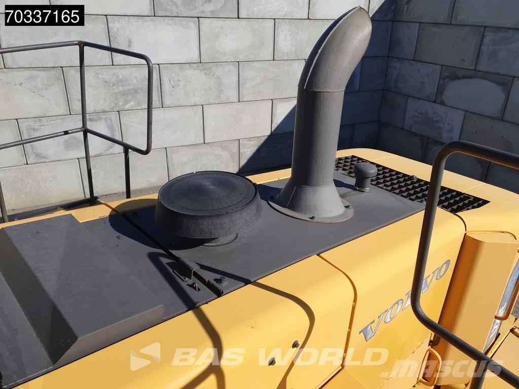 Volvo L220 E QUICK COUPLER Kolesni nakladalci