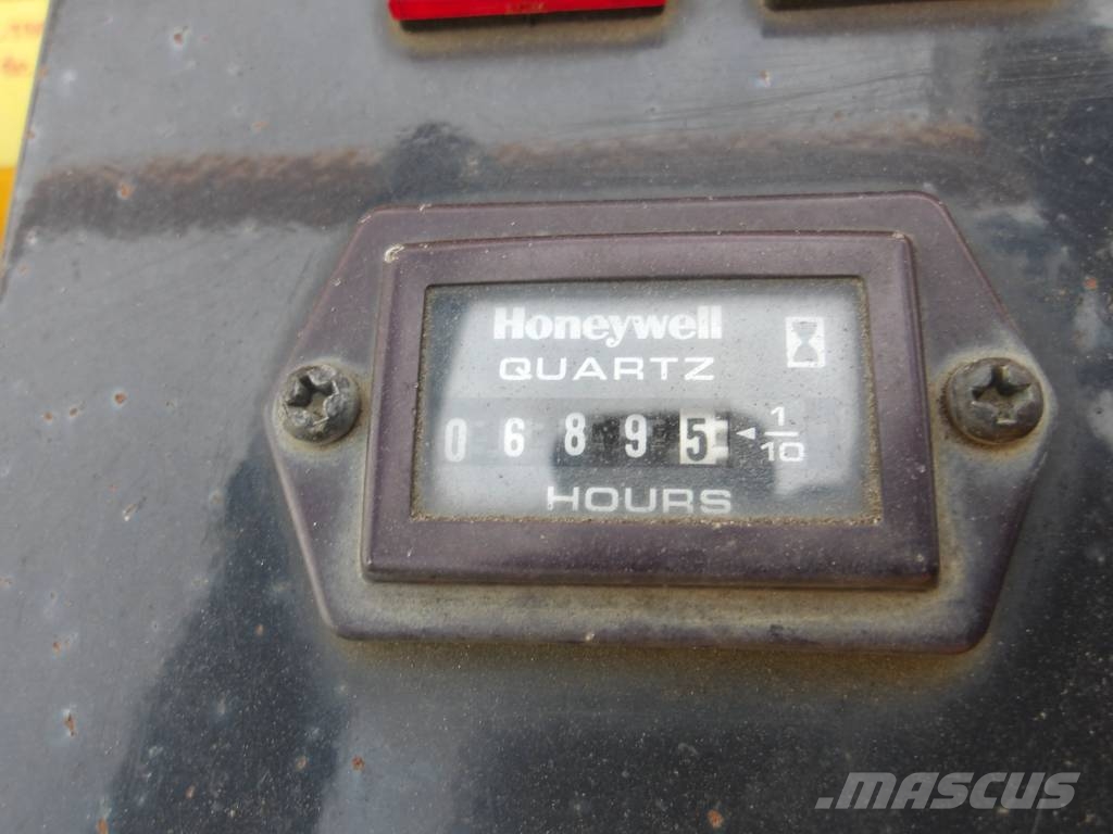 Yanmar C 12 R-B Kāpurķēžu pašizkrāvējs