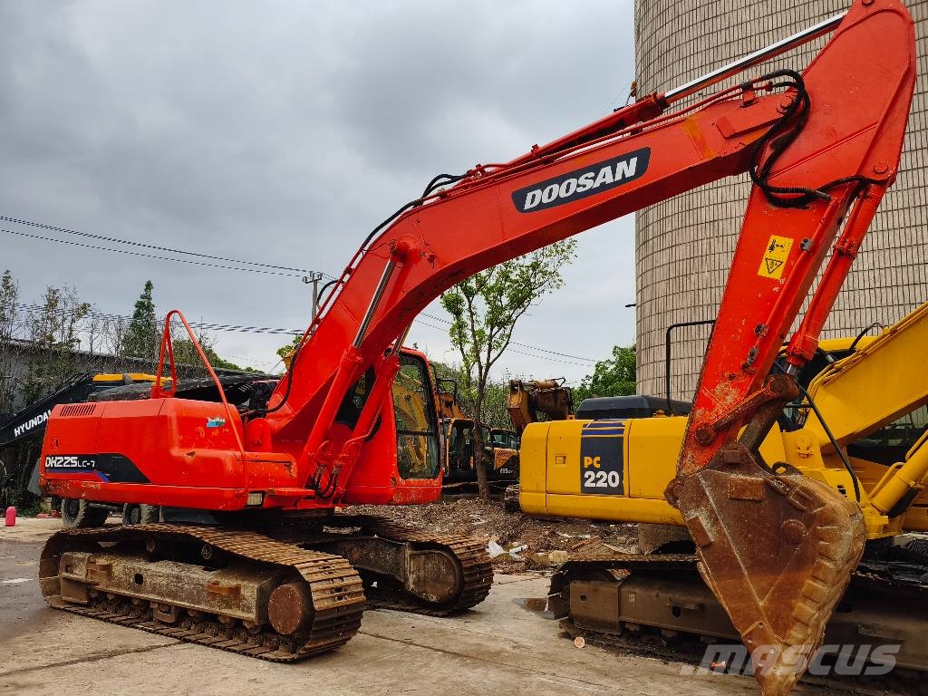 Doosan DH 225 LC-7 Raupenbagger