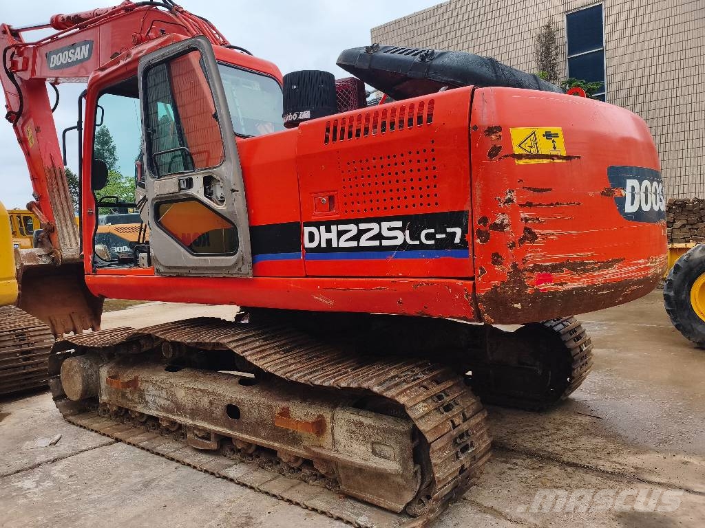 Doosan DH 225 LC-7 Raupenbagger