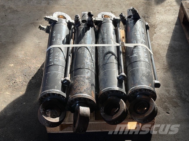 Fuchs MHL 320 USED HYDRAULIC CYLINDER STABILIZER Hidráulicos
