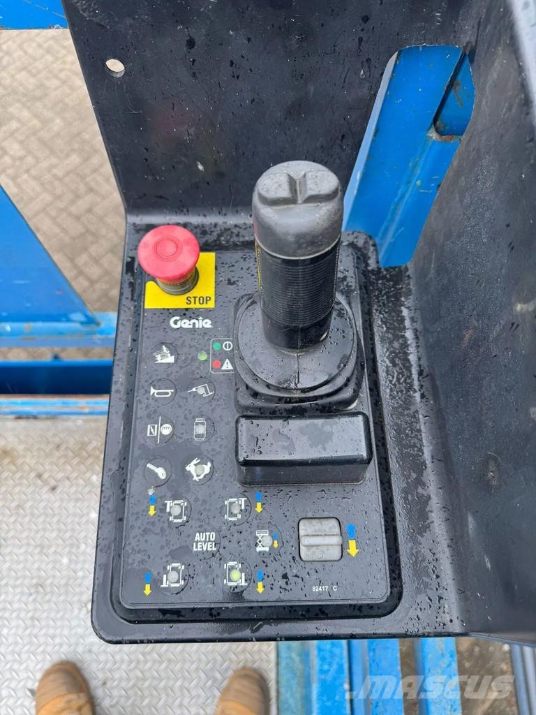 Genie GS3369RT Hoogwerker Schaarhoogwerker Ruwterrein Nacelle ciseaux