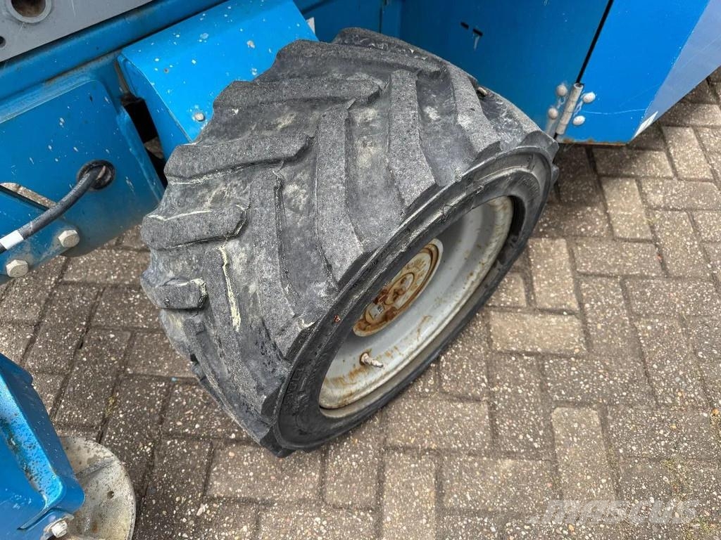 Genie GS3369RT Hoogwerker Schaarhoogwerker Ruwterrein Nacelle ciseaux