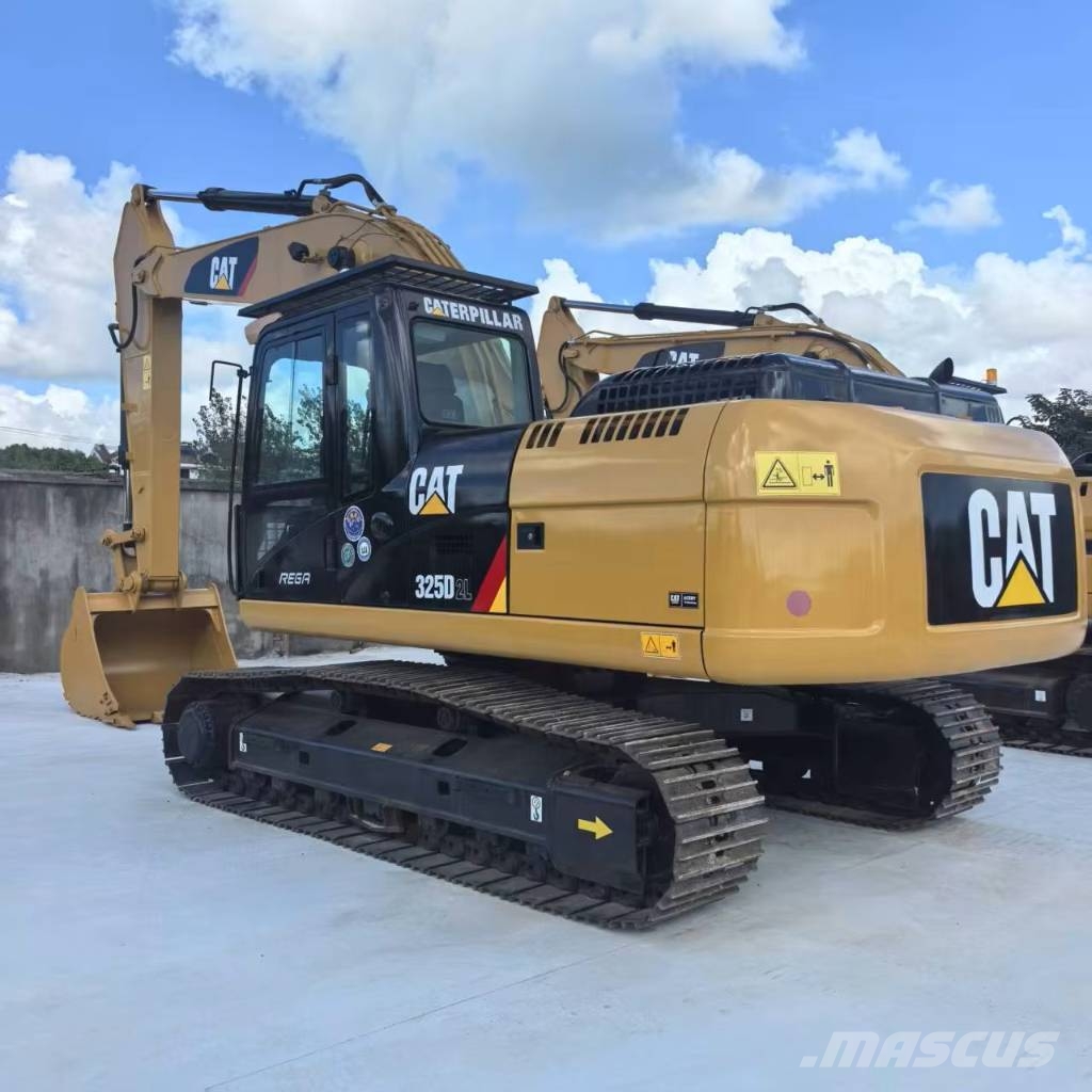 CAT 325 D 2 L Средни екскаватори 7т - 12т