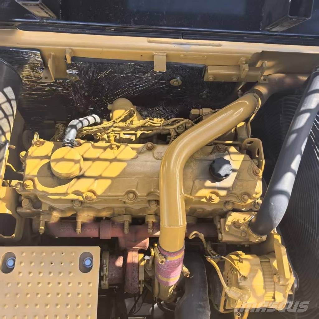 CAT 325 D 2 L Средни екскаватори 7т - 12т