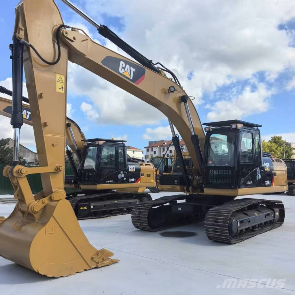 CAT 325 D 2 L Средни екскаватори 7т - 12т