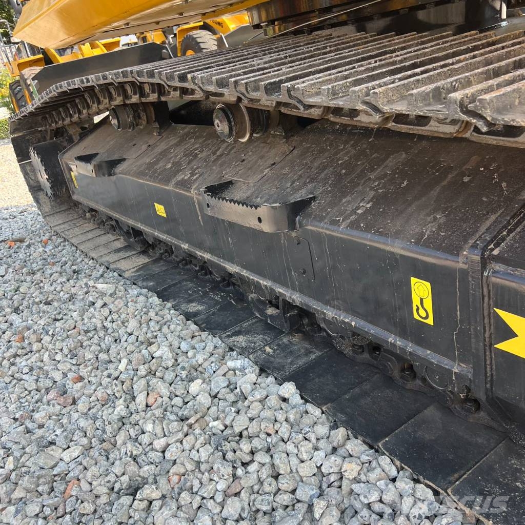 Komatsu PC 210 LC Crawler excavators