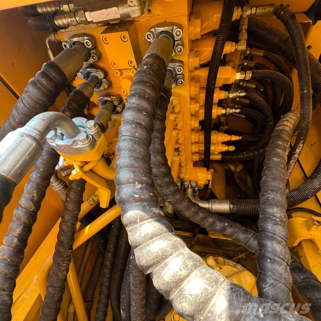 Komatsu PC 210 LC Crawler excavators