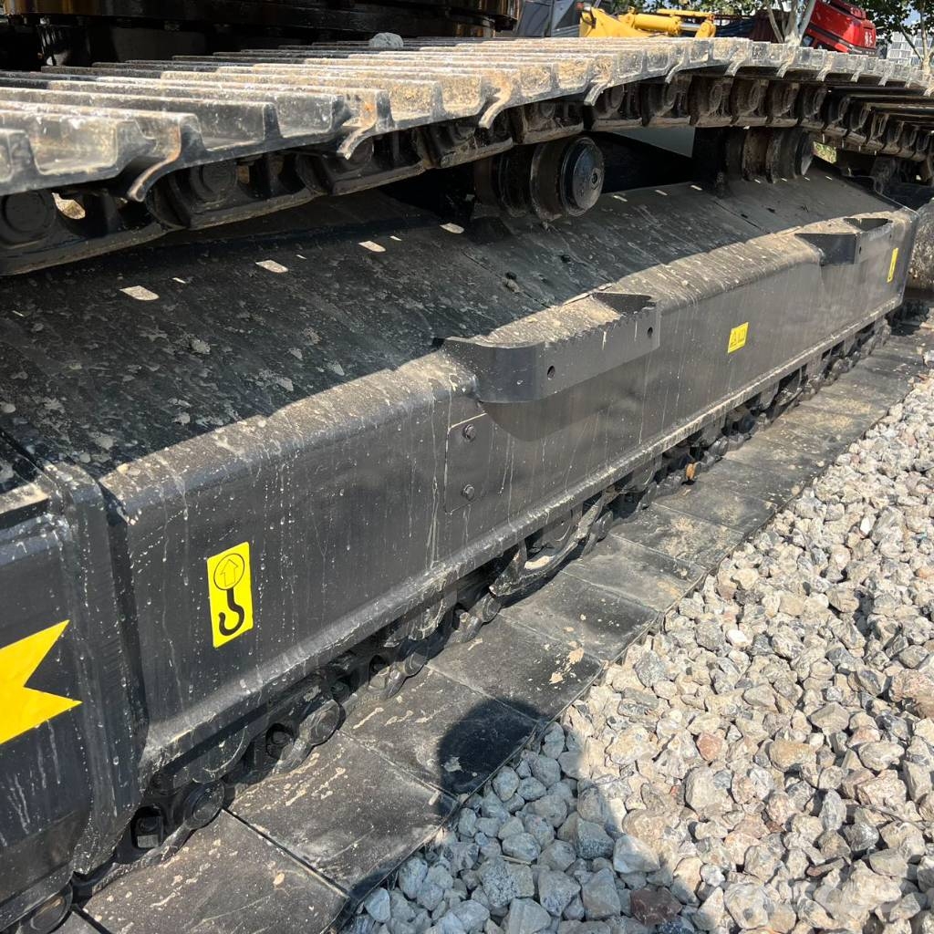 Komatsu PC 210 LC Crawler excavators