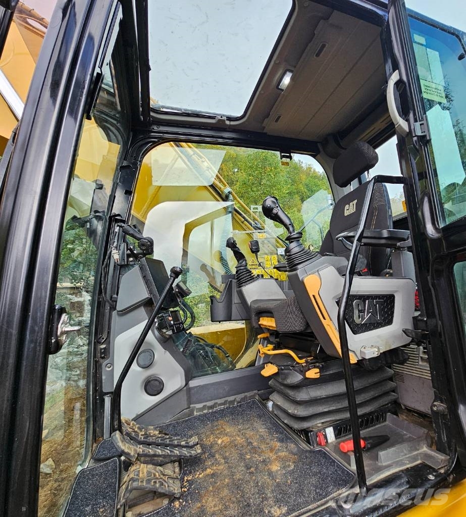 CAT 320 Bandgrävare