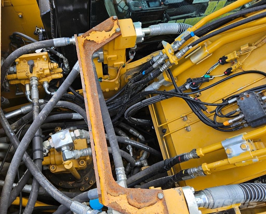 CAT 320 Bandgrävare