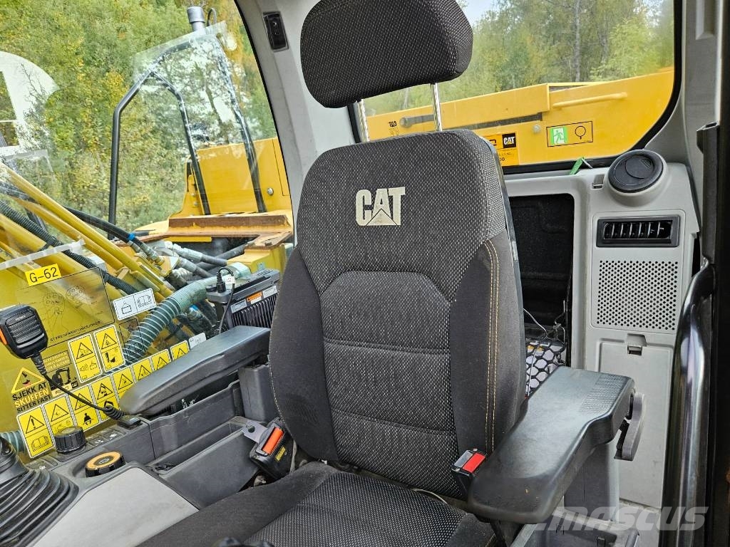 CAT 320 Bandgrävare