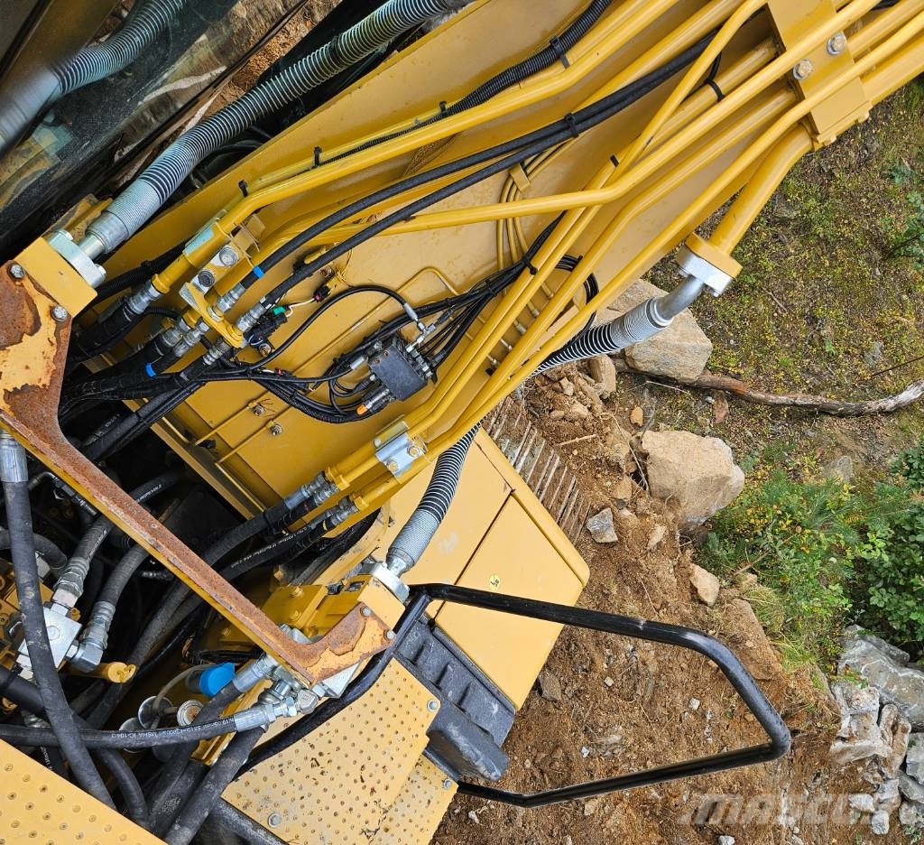 CAT 320 Bandgrävare