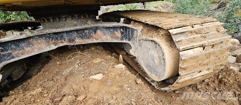 CAT 320 Bandgrävare