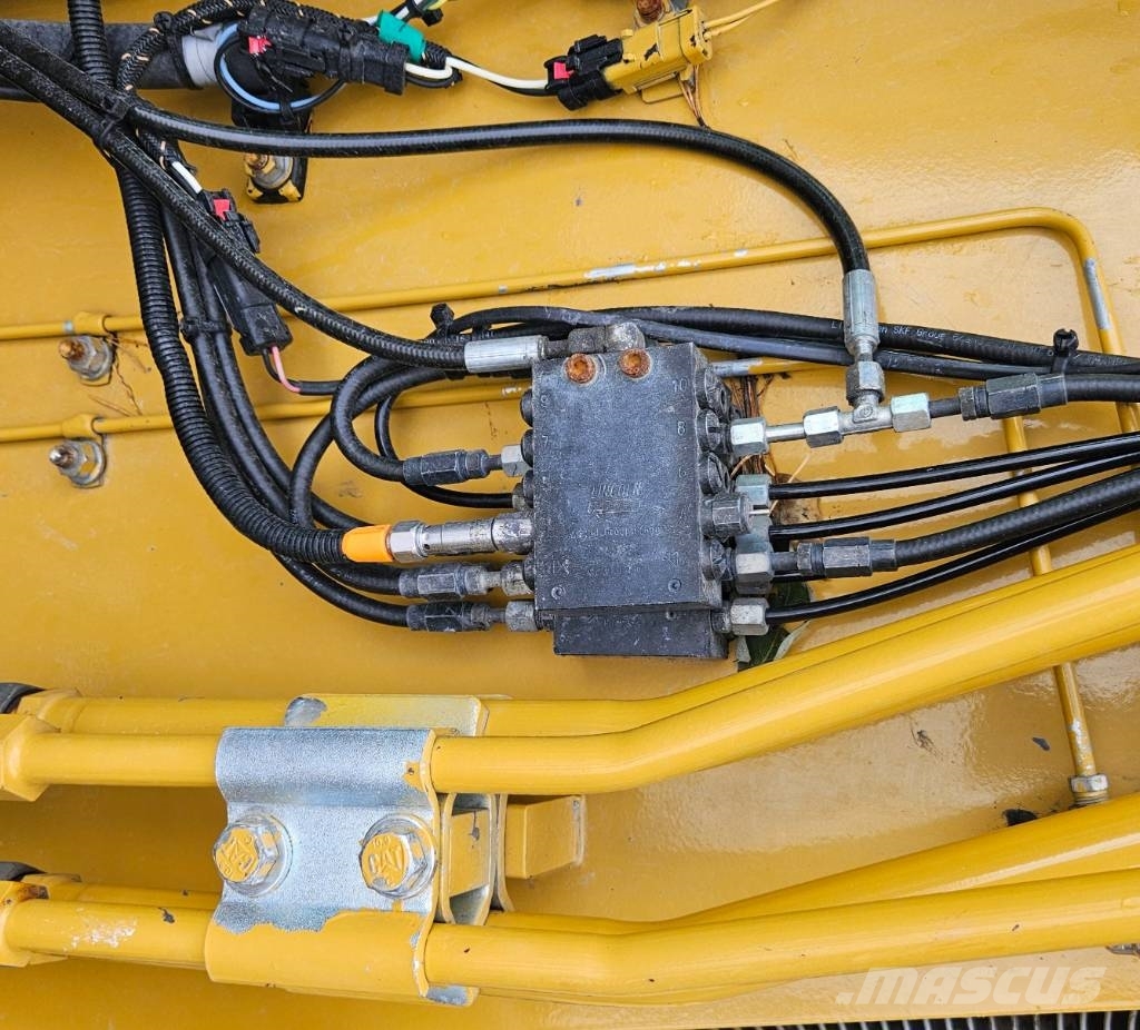 CAT 320 Bandgrävare