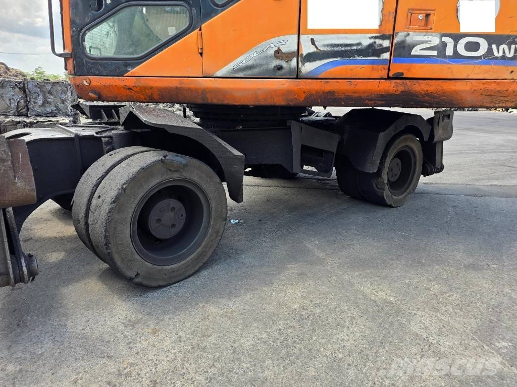 Doosan Solar 210 W V Lastik tekerli ekskavatörler