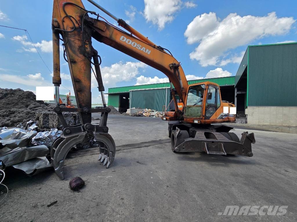Doosan Solar 210 W V Lastik tekerli ekskavatörler