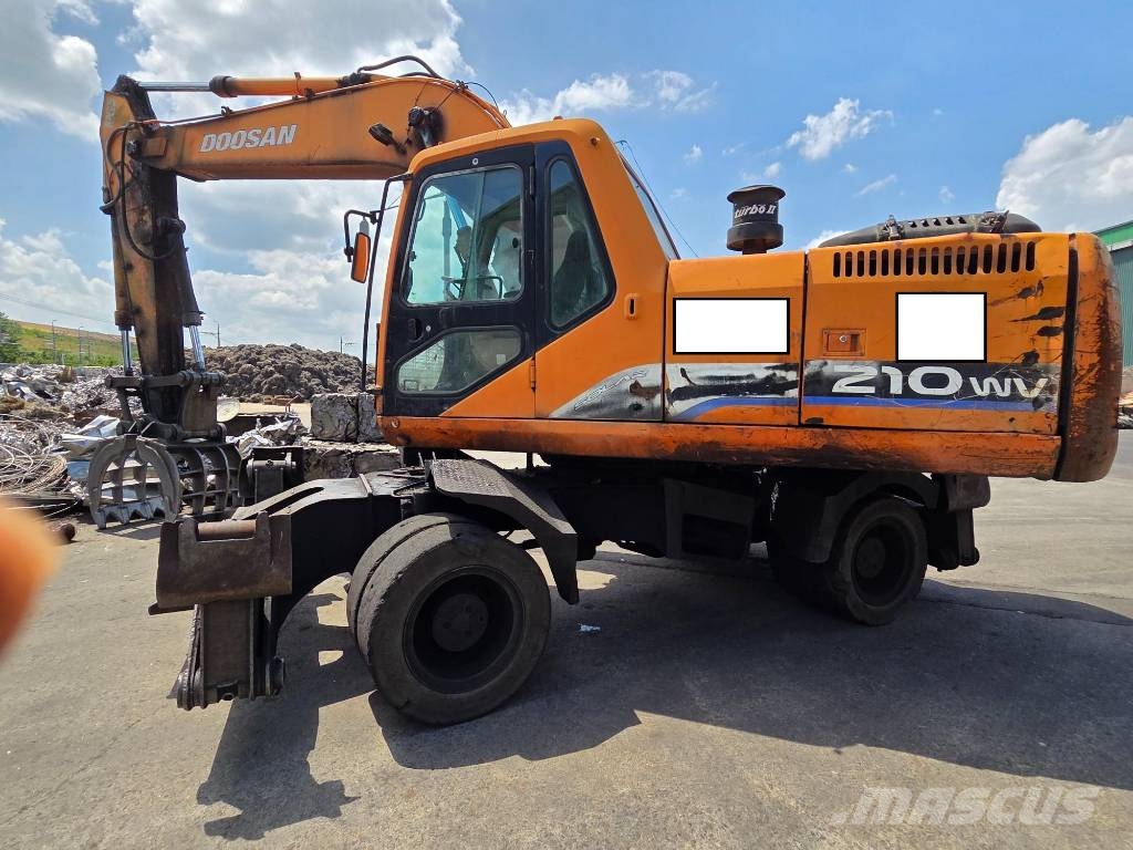 Doosan Solar 210 W V Lastik tekerli ekskavatörler