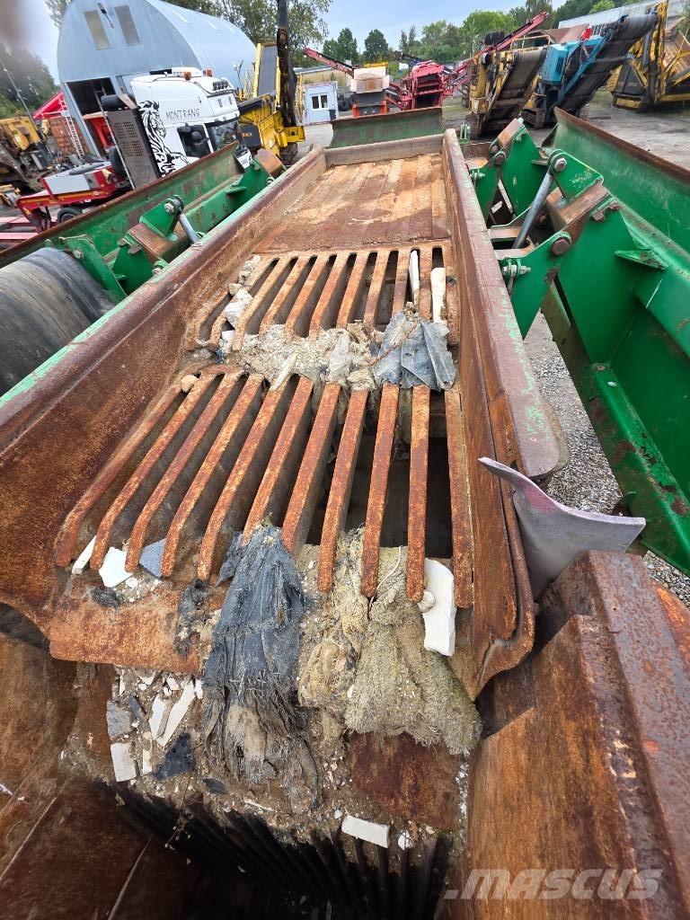 McCloskey J40 Mobile crushers
